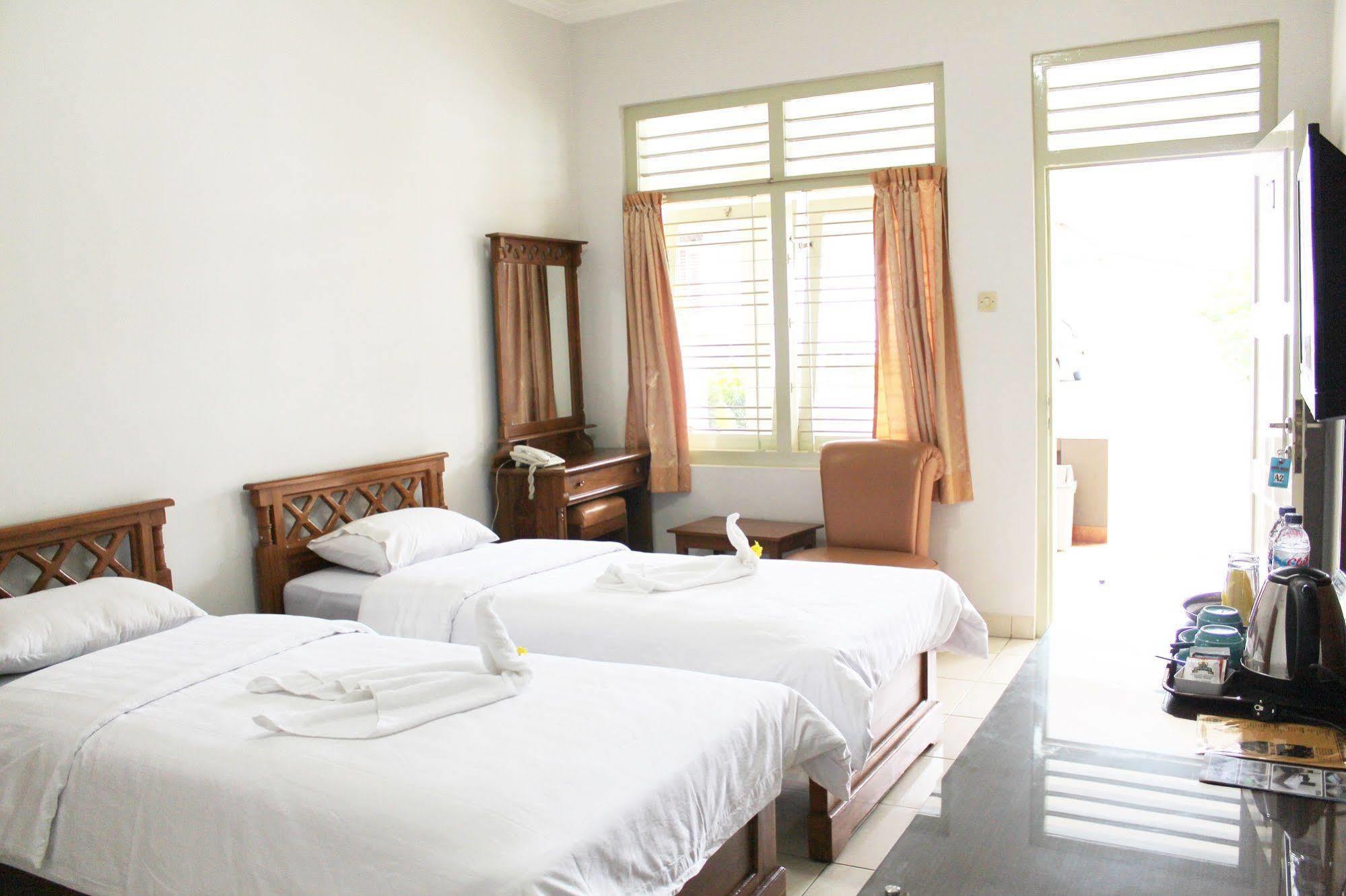 Hotel Besar Purwokerto Exterior foto
